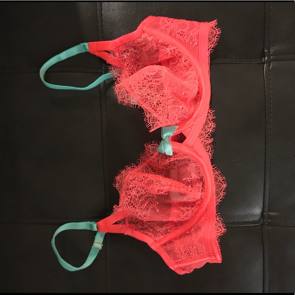 VS lacey bra